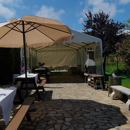 Casa Madrazo Con Piscina Y Parrillas Praves Exteriör bild